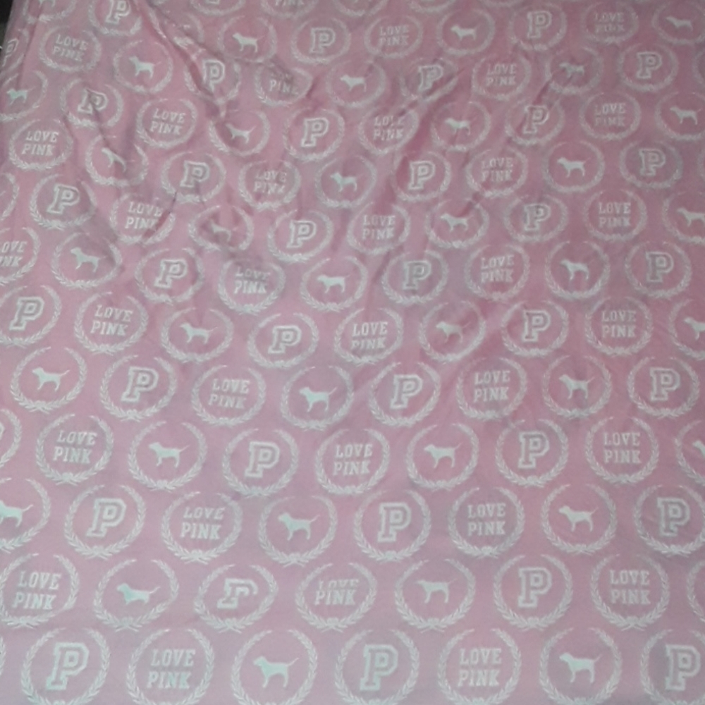PINK VICTORIA'S SECRET Monogram Comforter Set - Picture 7 of 10